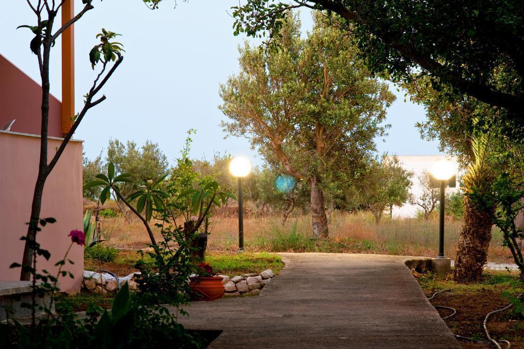 Dolphin Apartments Frangokastello Dış mekan fotoğraf